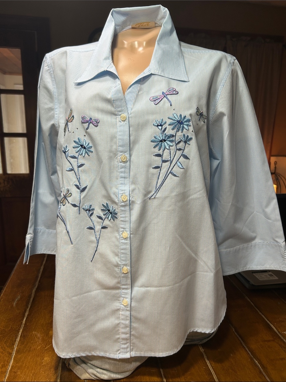 TIA Women's Light Blue and white Embroidered Button-Down Shirt- med